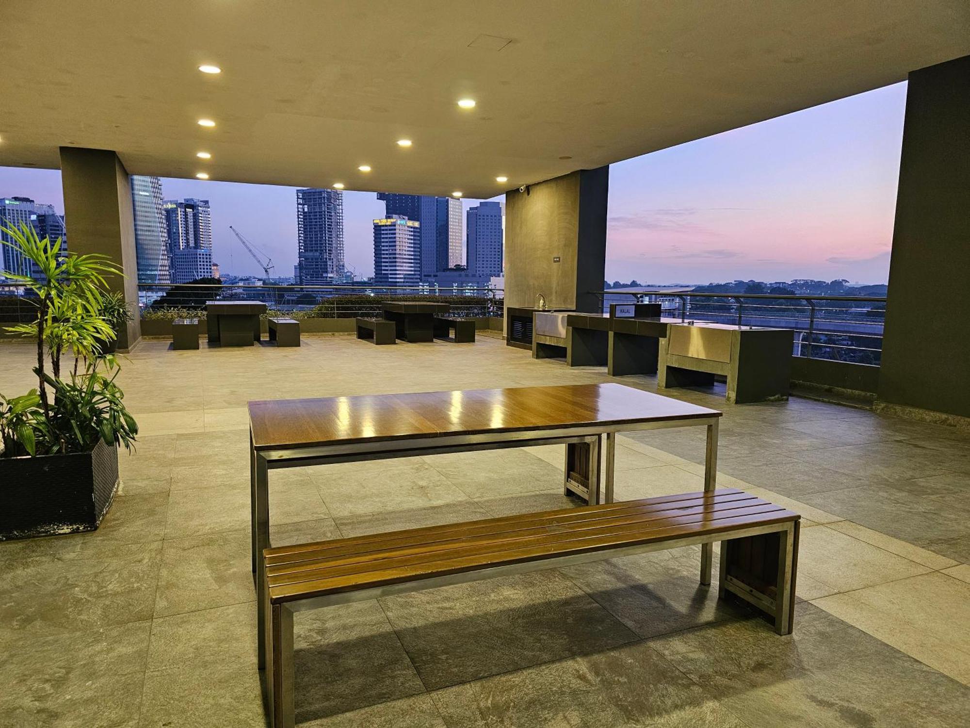 Sks Pavillion Near Jb Ciq Firstlink By Rest And Relax Apartemen *